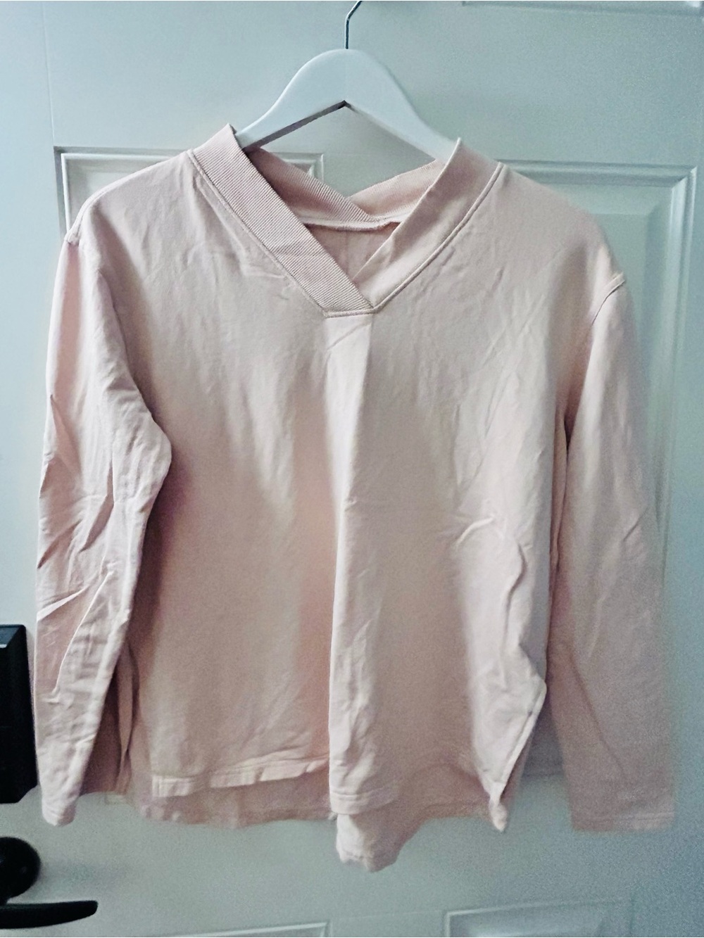 Earth Yoga Blush Pink V‑Neck Long Sleeve Sweatshirt